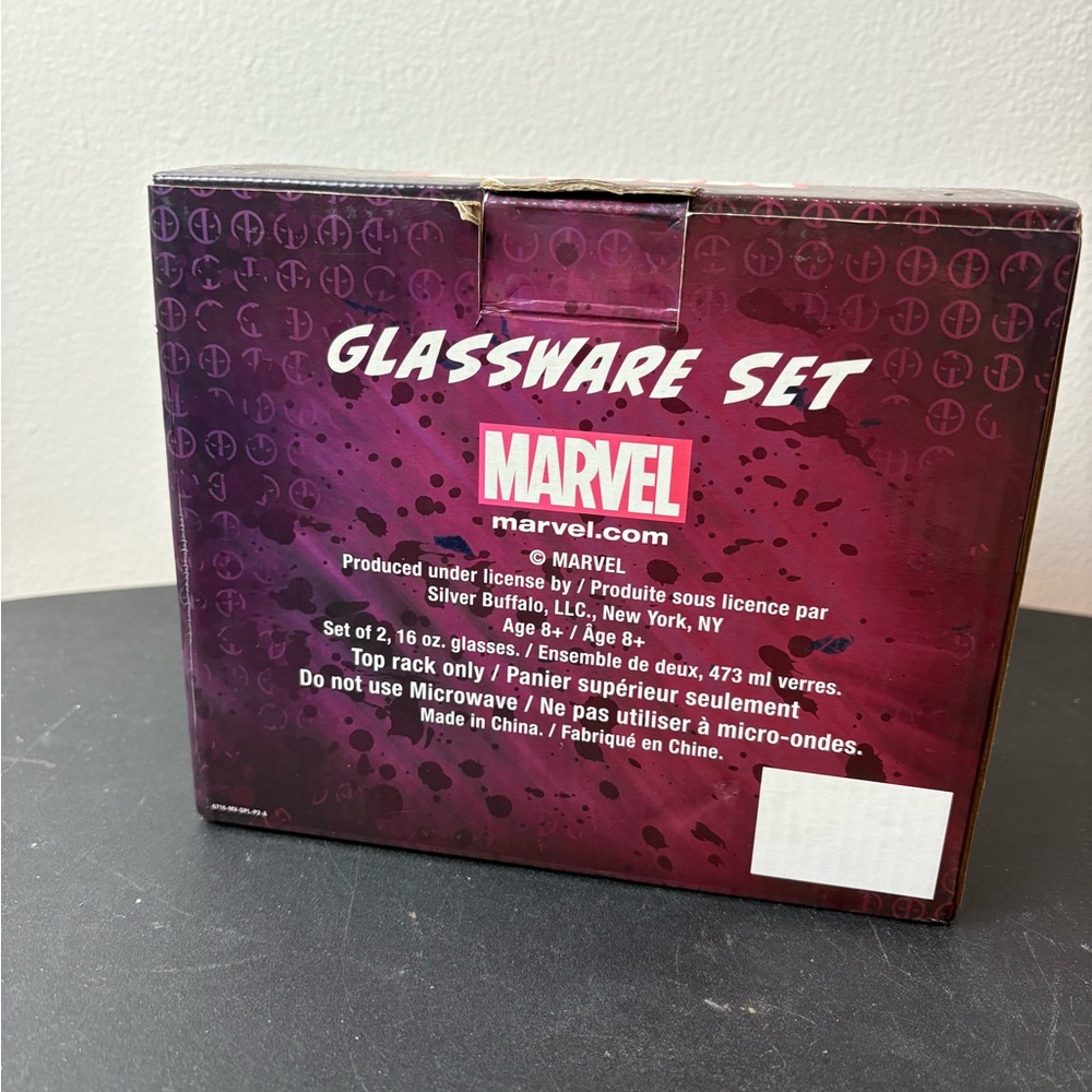 Marvel Glassware Set with Deadpool Graphics - Picture 3 of 4